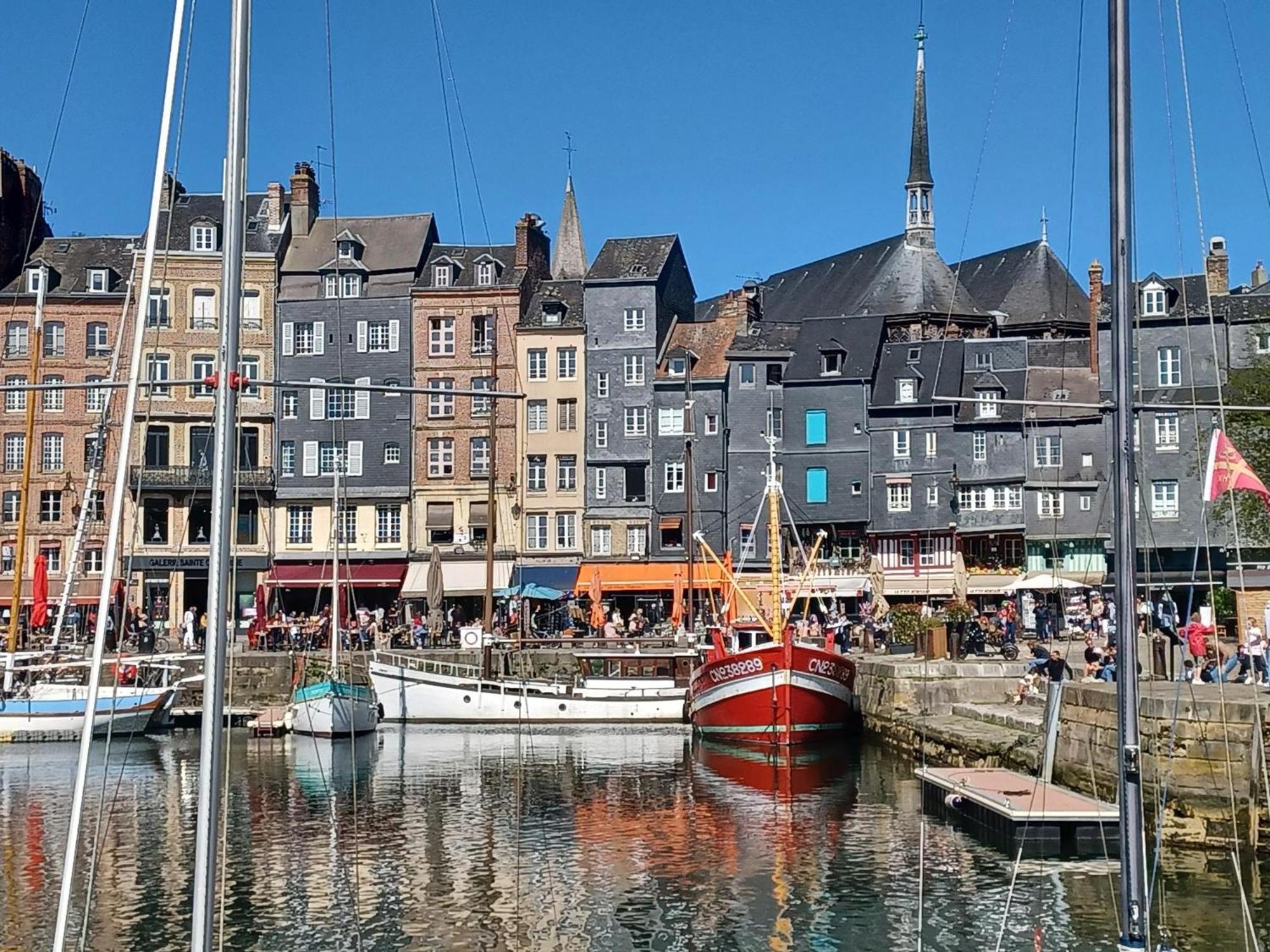 Les Pommiers Bed & Breakfast Honfleur Bagian luar foto