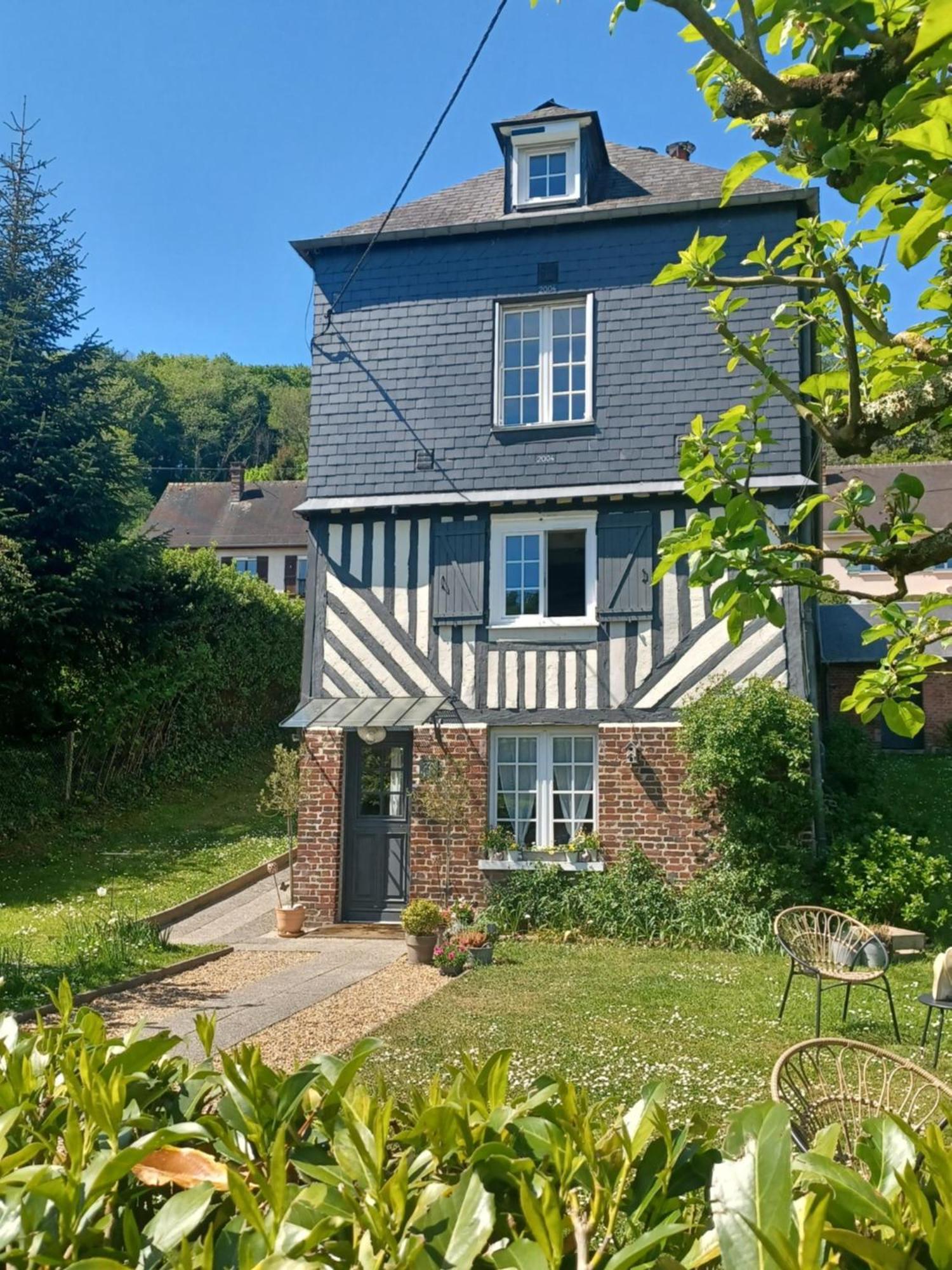 Les Pommiers Bed & Breakfast Honfleur Bagian luar foto