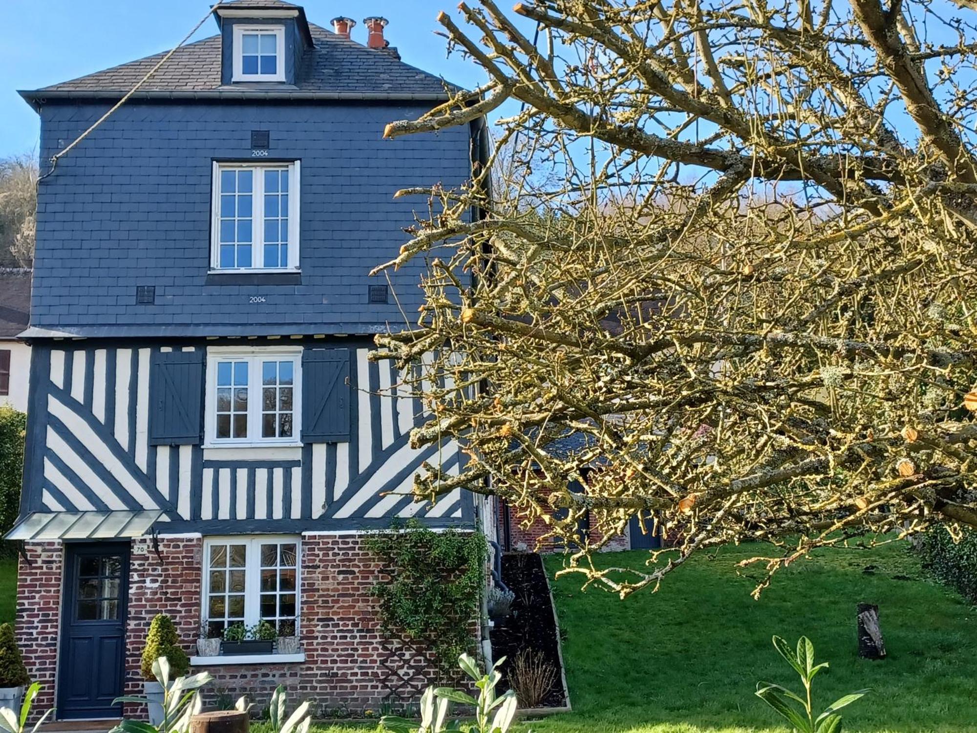 Les Pommiers Bed & Breakfast Honfleur Bagian luar foto