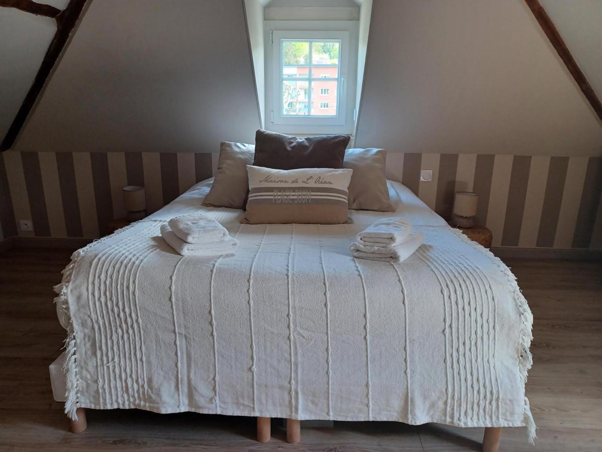Les Pommiers Bed & Breakfast Honfleur Bagian luar foto